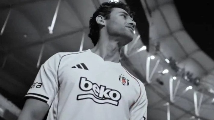 Beşiktaş yeni sezonda giyeceği formaları tanıttı! - Resim: 8