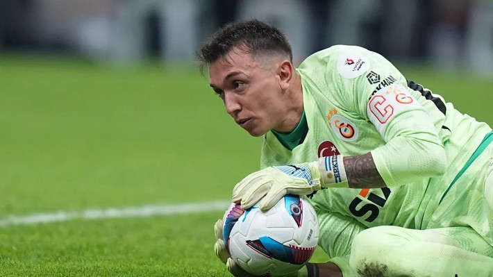 Buruk'un yeni Muslera'sı belli oldu! Guti transferine engel olamadı - Resim: 3