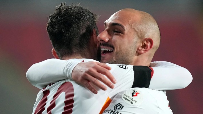 Arda Turan Okan Buruk'tan eski yıldızını istedi! "Sen oynatamadın bana ver hocam" - Resim: 4
