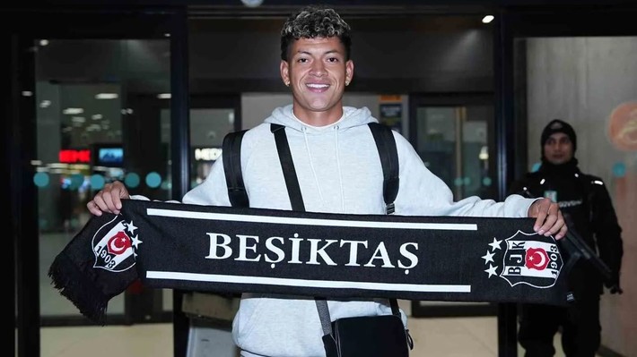 Solskjaer 4 ismin gözünün yaşına bakmadı! Yeni transfer de geldiği gibi gidiyor - Resim: 4