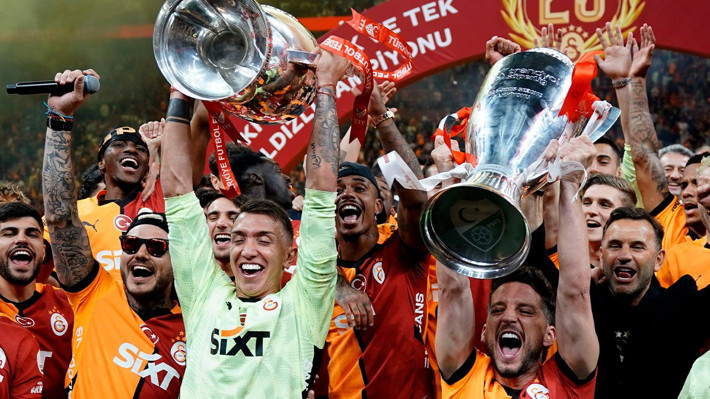 Mourinho istemiş Ali Koç alamamıştı! Muslera yıldız futbolcuyla takım arkadaşı oldu, menajeri transferi resmen açıkladı! - Resim: 6