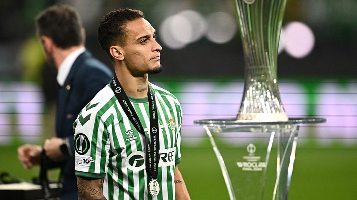 Serdal Adalı yeni kanadı İngiltere Premier Lig'de buldu! Ricardo Quaresma transfere kefil oldu - Resim: 5