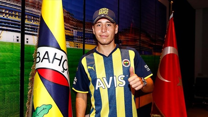 Devin Özek Ahmet Nur Çebi'nin bedavaya gönderdiği oyuncuya kapıyı gösterdi: Tam 12 futbolcunun hesabını kestik - Resim: 12