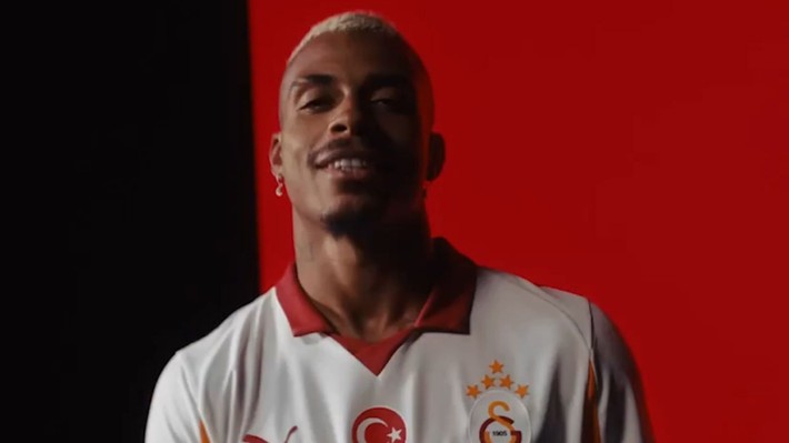 Galatasaray 2025-2026 sezonunda giyeceği formaları tanıttı! - Resim: 3