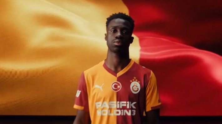 Galatasaray 2025-2026 sezonunda giyeceği formaları tanıttı! - Resim: 4