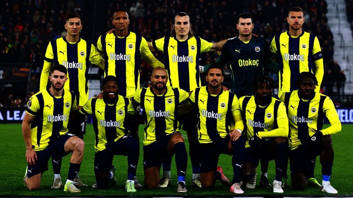 Fenerbahçe'de fatura ağır oldu! Ali Koç ve Jose Mourinho bir oldu sekiz yıldızı kovdu - Resim: 1