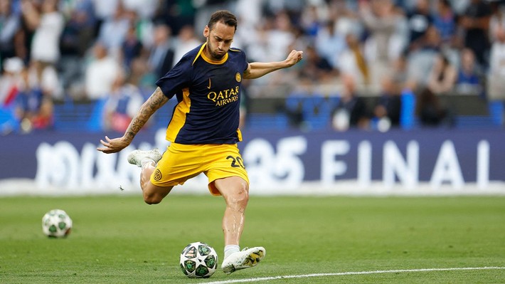 Galatasaray'dan Hakan Çalhanoğlu'na büyük destek! "Camia seni bekliyor" - Resim: 3