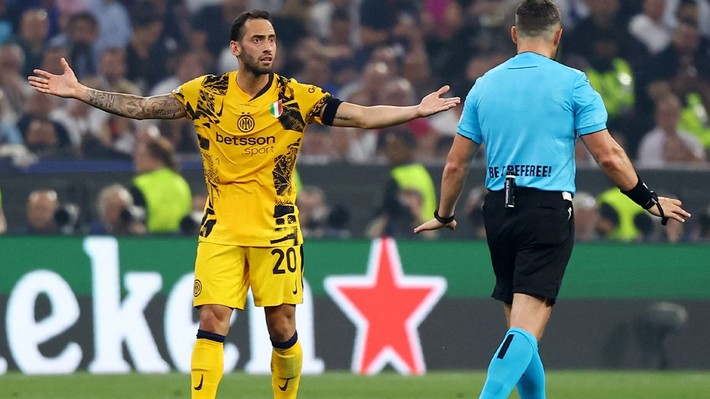 Galatasaray'dan Hakan Çalhanoğlu'na büyük destek! "Camia seni bekliyor" - Resim: 5