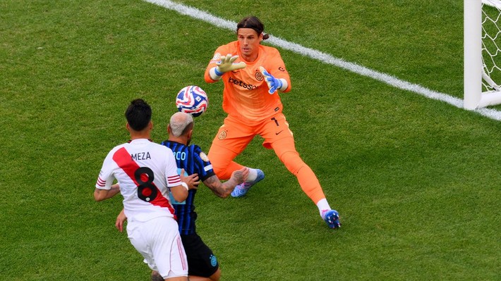 Dursun Özbek Muslera'dan 2 yaş küçük kaleciyle görüşmelere başladı! Petrovic, Ramsdale, Perri hiçbiri değil - Resim: 7