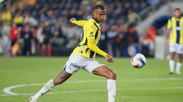 Mourinho biletini keser kesmez 5 takım sıraya girdi! Fenerbahçe'de ayrılık kesinleşti - Resim: 3