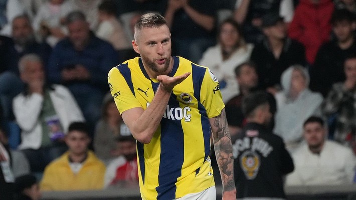 Ali Koç, Jhon Duran sonrası 15 milyon euroya bir transferi daha bitirdi! Yıllık ücreti bile belli oldu - Resim: 3