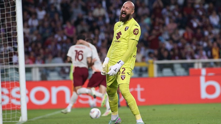 Livakovic yerine 2.02'lik kaleci geliyor! Transferde Becao önemli rol oynayacak - Resim: 4