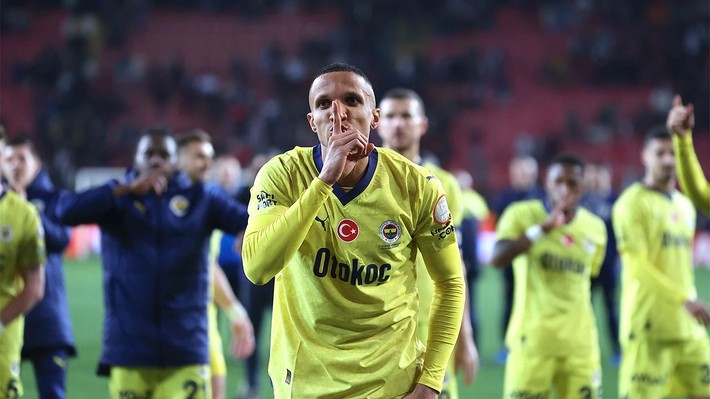 Ali Koç transferi için peşinden koştuğu yıldıza kapıyı gösterdi! 5 talip çıktı - Resim: 6