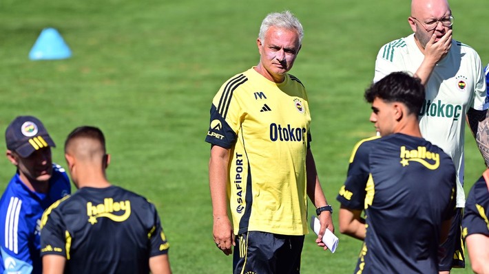 Jose Mourinho çılgına döndü! Yaptığı hareketle olay oldu - Resim: 5