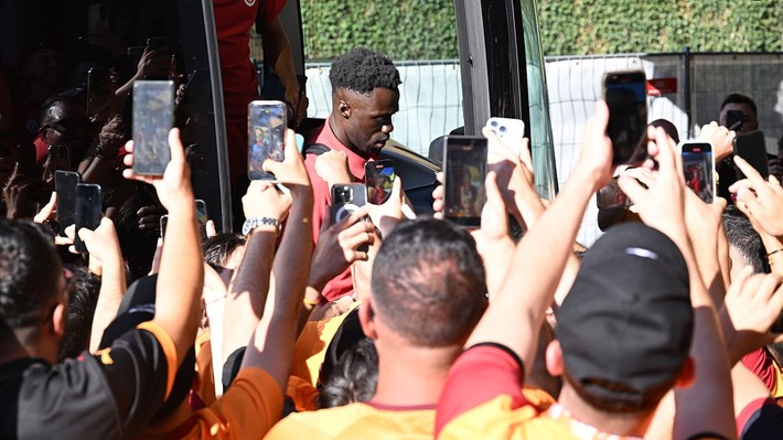 Galatasaray taraftarı çıldırdı! "Osimhen'i istiyoruz" - Resim: 3