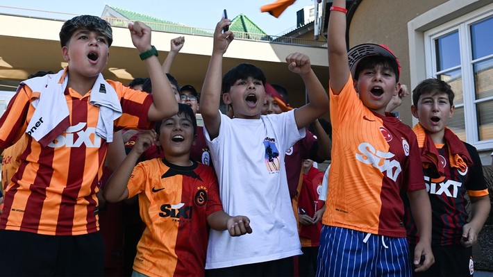 Galatasaray taraftarı çıldırdı! "Osimhen'i istiyoruz" - Resim: 4