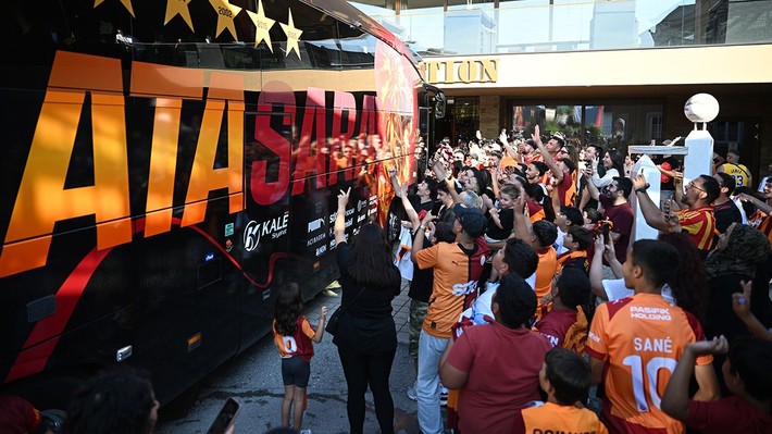 Galatasaray taraftarı çıldırdı! "Osimhen'i istiyoruz" - Resim: 5
