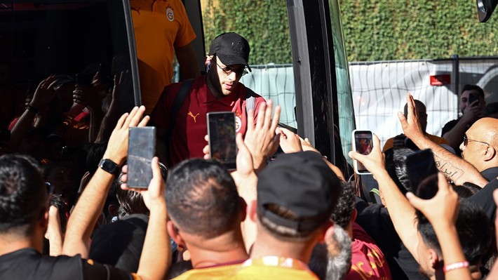 Galatasaray taraftarı çıldırdı! "Osimhen'i istiyoruz" - Resim: 7