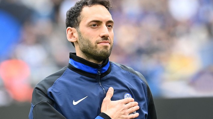 Ali Koç Hakan Çalhanoğlu'nun forma numarasını bizzat belirledi! "Takımın lideri de kaptanı da sen olacaksın" - Resim: 2