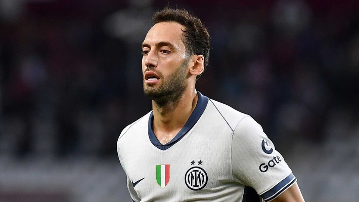 Ali Koç Hakan Çalhanoğlu'nun forma numarasını bizzat belirledi! "Takımın lideri de kaptanı da sen olacaksın" - Resim: 6