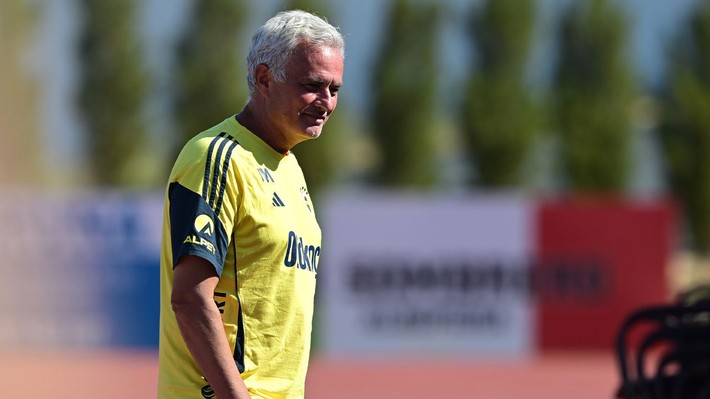 Taraftar beğenmedi! Jose Mourinho kendi transferi için "Takımda kalsın" dedi - Resim: 3