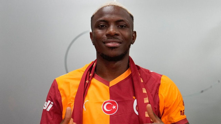 Osimhen'in İstanbul'a gelişi Avrupa'yı salladı: Yazın transferini binlerce insan kutladı! - Resim: 5
