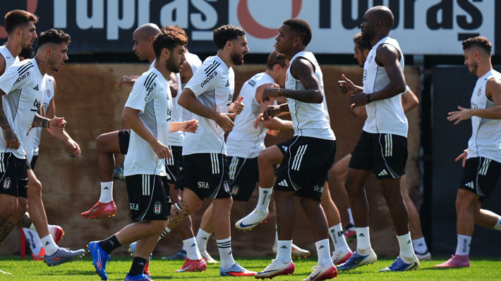 Beşiktaş'ta ayrılık gelişmesi! Süper Lig ekipleri devrede - Resim: 1