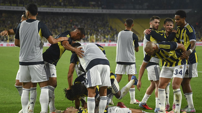 Spor yazarları, Fenerbahçe'nin tarihi zaferini böyle gördü: Mourinho'yu haklı çıkardı! Gecenin en iyisiydi - Resim: 4
