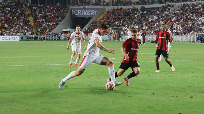 Okan Buruk kapıdan kovdu bacadan girdi! Transfer çıkmaza girdi - Resim: 5