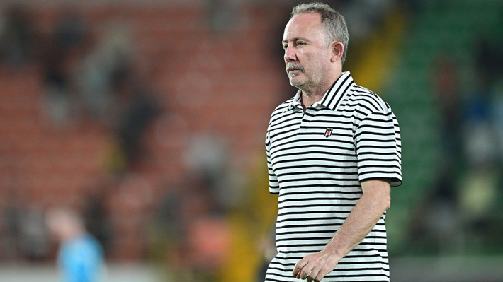 Beşiktaş taraftarından Serdal Adalı'ya istifa çağrısı: Verilen sözleri tutmadın başkan - Resim: 1