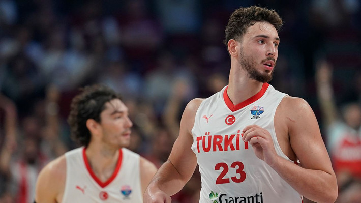 12 Dev Adam'ın Sırbistan zaferi dünyada manşet oldu: Alperen Şengün neden Jokic'le kıyaslandığını gösterdi! - Resim: 3