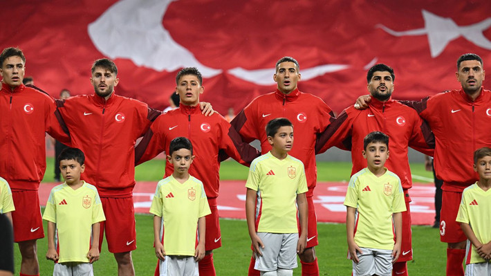 Türkiye-İspanya maçı sonrası çok sert sözler: "Rezil rüsva olduk! Arşiv unutmaz" - Resim: 7