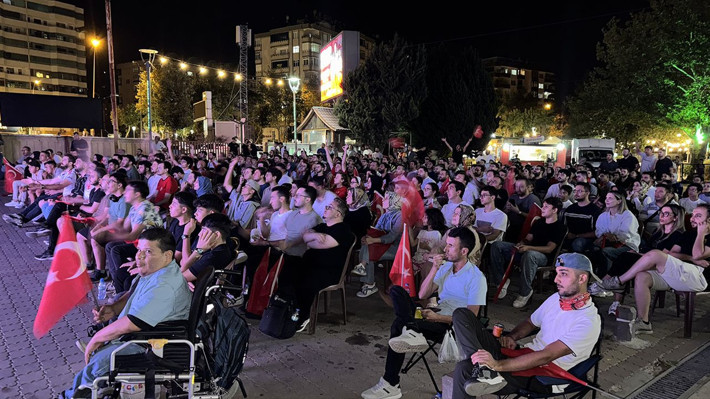 Türkiye, 12 Dev Adam için Almanya karşısında tek yürek oldu! - Resim: 12