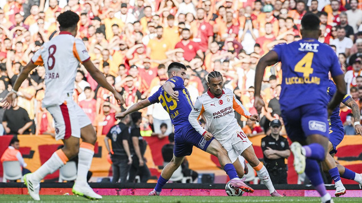 Galatasaray'ın Eyüpspor performansı umut vermedi: "Osimhen ne yapıp edip Frankfurt maçına yetişmeli" - Resim: 4