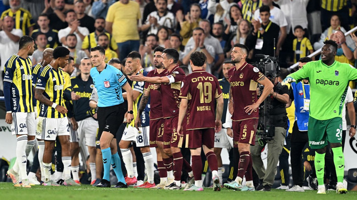 Ahmet Çakar'dan flaş yorum! "VAR hakemine devre arası telefon mu gitti?" - Resim: 7