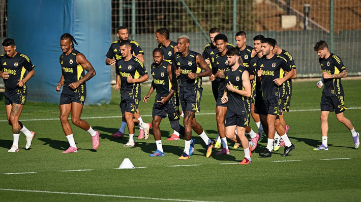 Fenerbahçe'de ismin ayrılığına izin çıkmadı! Mourinho oynatmadı Tedesco şans verdi - Resim: 2