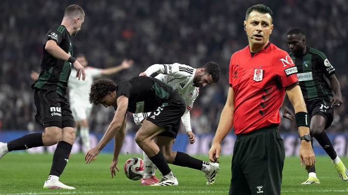 beIN Trio ekibi Beşiktaş-Kocaelispor maçını yorumladı! 2 penaltı ve 1 kırmızı kart... - Resim: 1