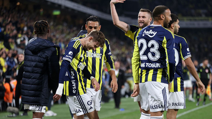 Fenerbahçe'de transfer gerçeği ortaya çıktı! Ayrılığına Mourinho izin vermedi - Resim: 5