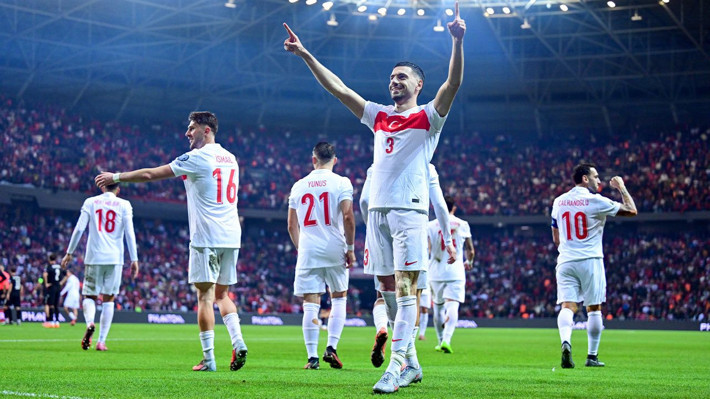 "Montella satranç tahtası kurmuş" Spor yazarları A Milli Takımı yorumladı! - Resim: 3