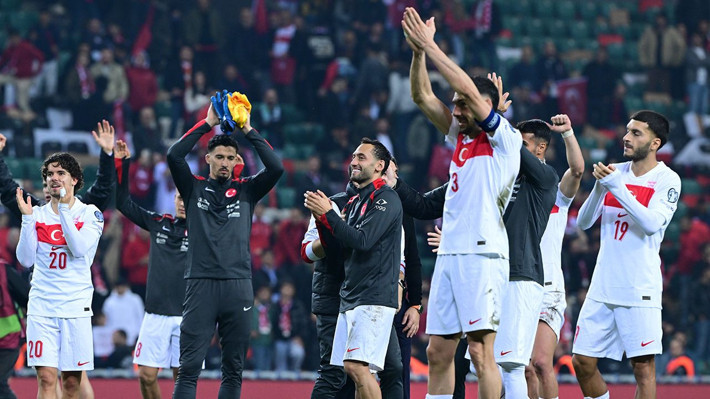 "Montella satranç tahtası kurmuş" Spor yazarları A Milli Takımı yorumladı! - Resim: 4
