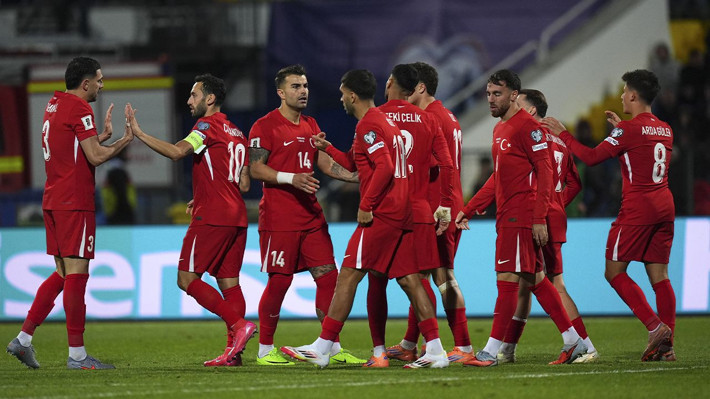 Milli yıldızlar boşa düşüyor! İşte sözleşmesi bitecek 10 Türk futbolcu - Resim: 1