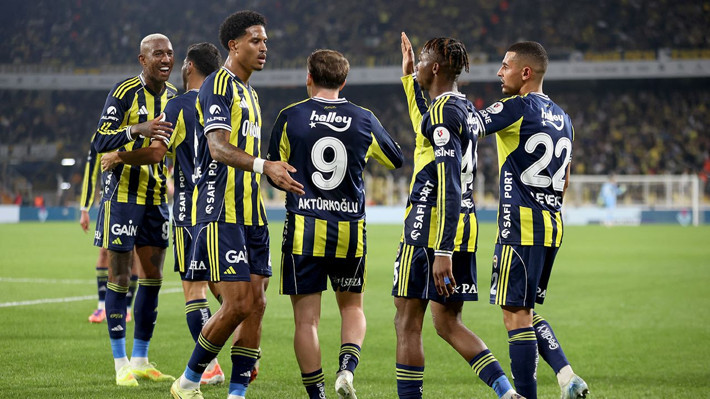 Fenerbahçe'de iki veda kararı! Yıldız oyuncu geldiği gibi gidiyor - Resim: 2