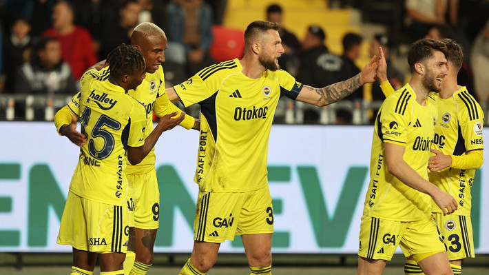 Domenico Tedesco'ya övgüler yağdı! "Derbiyi kazanırsa Galatasaray'ı sonuna kadar zorlar" - Resim: 2