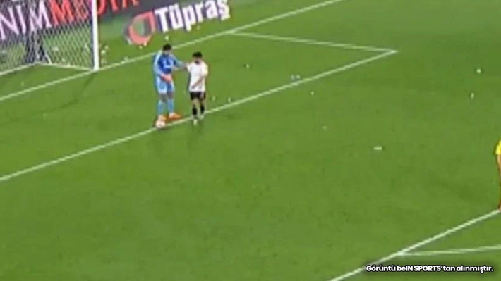 Trio ekibi derbiyi yorumladı! 2 kırmızı kart ve 2 penaltı... - Resim: 14