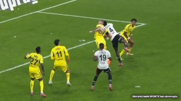 Trio ekibi derbiyi yorumladı! 2 kırmızı kart ve 2 penaltı... - Resim: 15