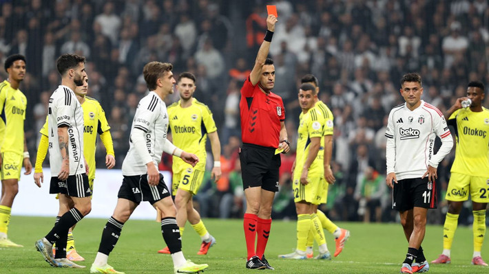 Trio ekibi derbiyi yorumladı! 2 kırmızı kart ve 2 penaltı... - Resim: 1