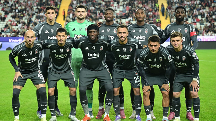 Antalyaspor galibiyetine rağmen Sergen Yalçın'a ağır sözler: "Aptallığın ötesinde ihanettir" - Resim: 4