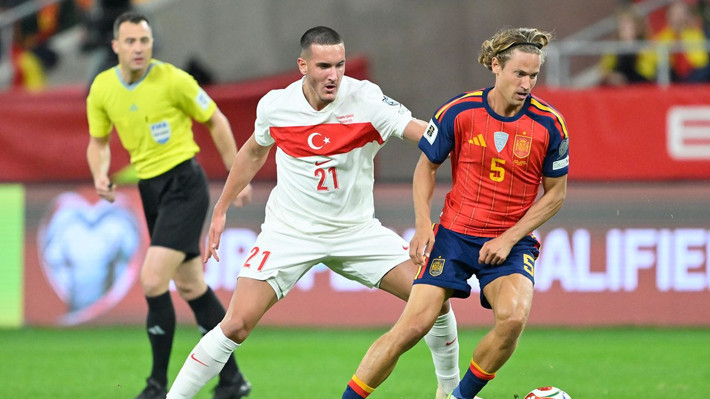 Spor yazarlarından İspanya-Türkiye maçı değerlendirmeleri: "Sokağa çıksa kimse tanımaz! Çok tuhafız" - Resim: 7