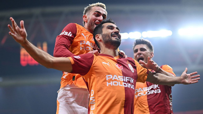 Okan Buruk'a sert tepki: "Sosyal medyadan etkilenerek kadro kurdu" - Resim: 5