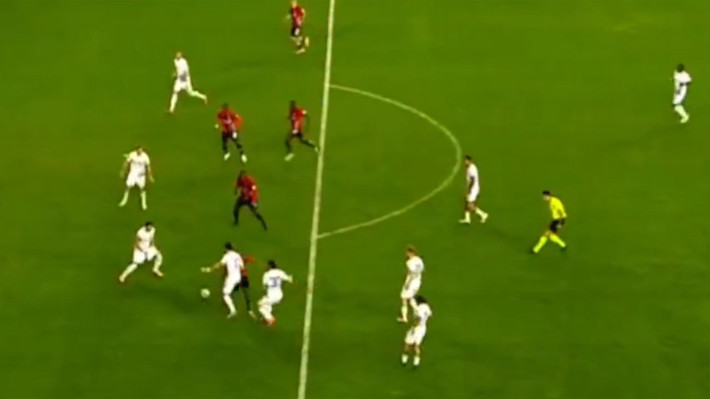 Tartışma yaşanırken gol oldu! Süper Lig'de ilginç karar - Resim: 2